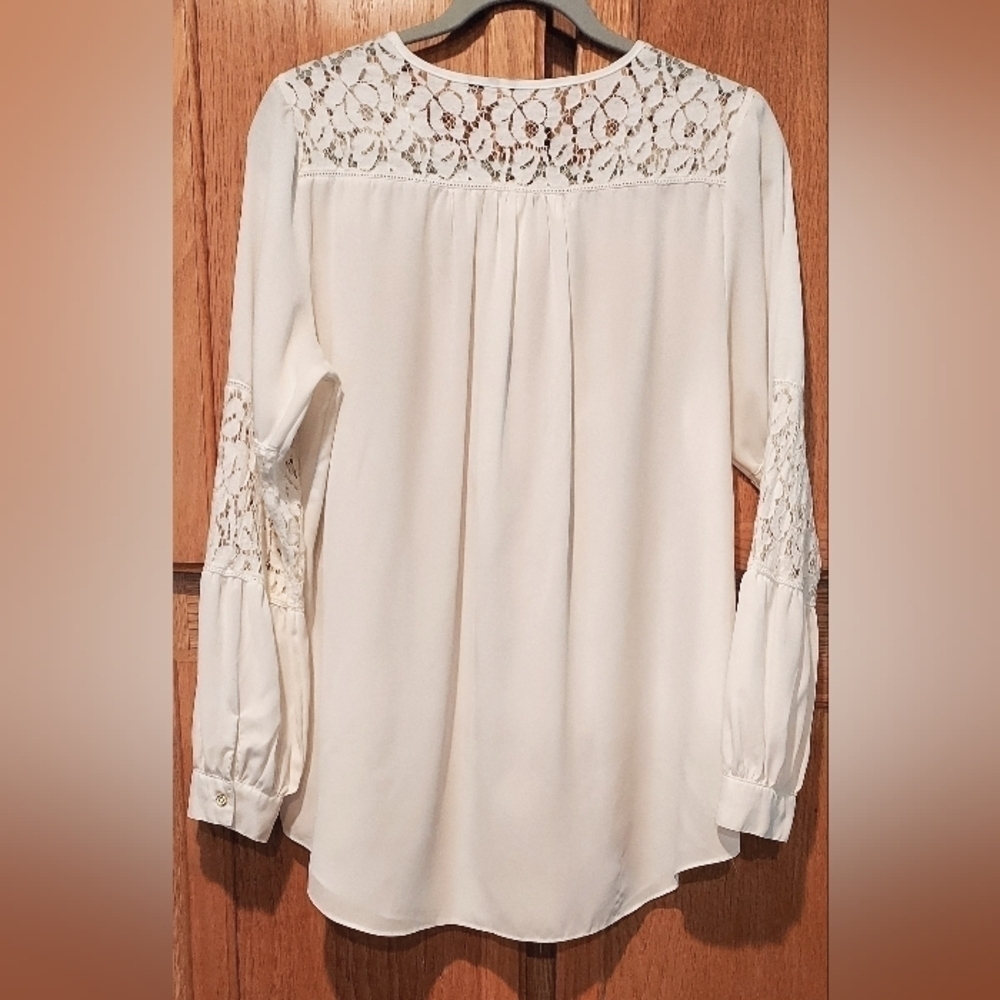 WOMEN'S  White Blouse With Lace Detail On The Back And Sleeves L